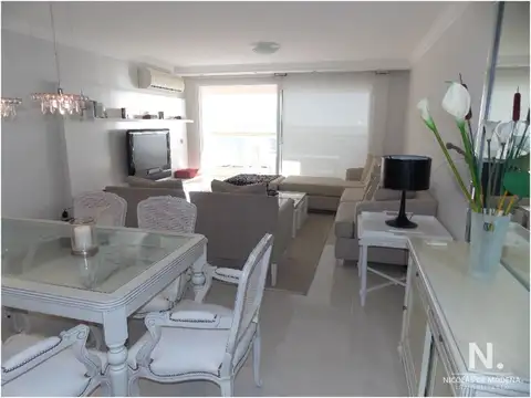 Departamento en Alquiler Temporal en Playa Mansa, USD 20.000