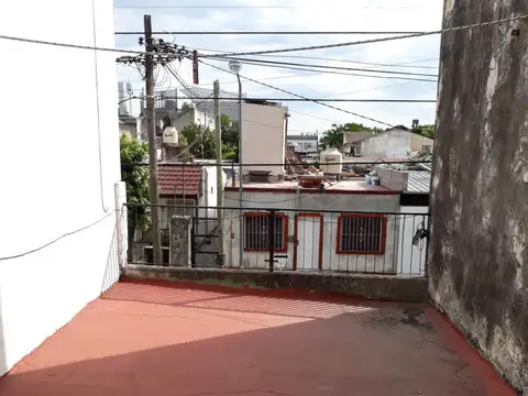 Casa en venta - 5 amb.  MultifamilIiar- V Ballester