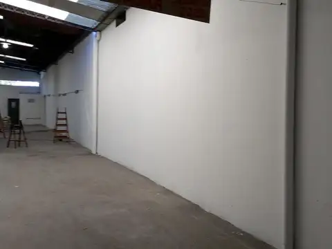 Galpon en Venta en Abasto, USD 300.000