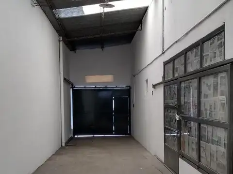 Galpon en Venta en Abasto, USD 300.000