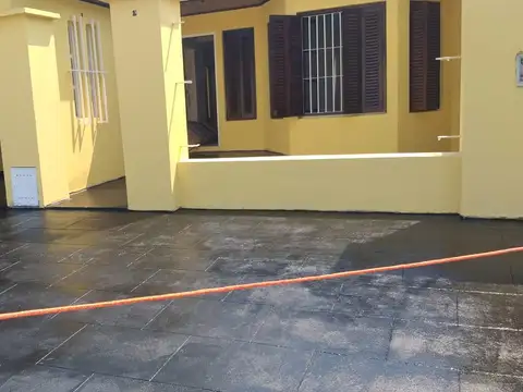 Monseñor José Francisco Morcón 400