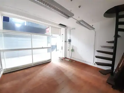 LOCAL EN VENTA REFACCIONADO A METROS DEL CASINO