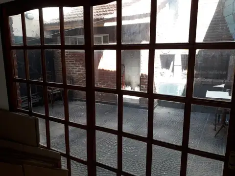 EXCELENTE 4 AMB. TIPO CASA.- 2 PLANTAS