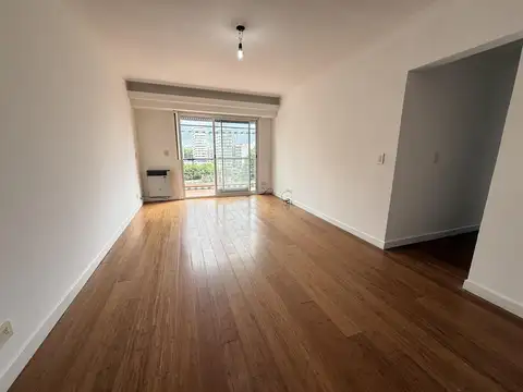 Semipiso 4 AMB. 98m2. 8vo piso. AL Frente. Excelente Estado. De Categoría.