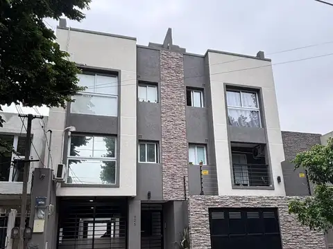 DEPTO 2 AMB. CON COCHERA