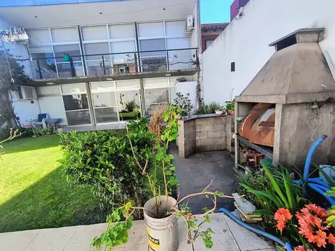 Casa en Venta con 3 cocheras