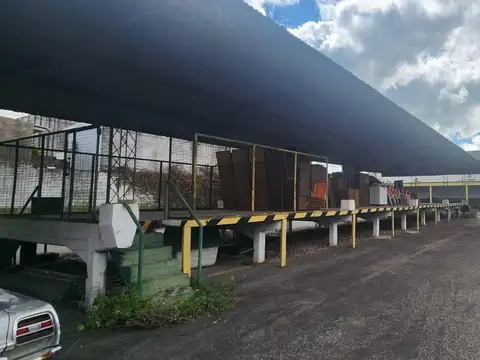 Galpon en Venta 30  mts Frente