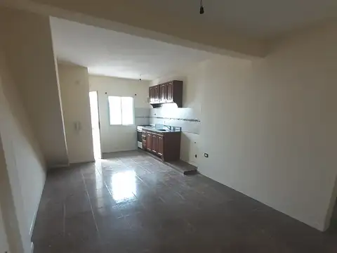 ### LOCAL MAS 4 DEPARTAMENTOS DE 2 AMBIENTES - LOS POLVORINES ###