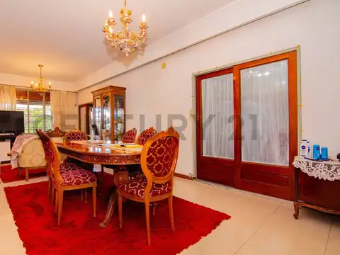 Venta Casa 3 dormitorios - Bv. Rondeau. Rosario, Zona Norte