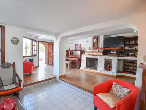 Casa en Venta con 5 cocheras