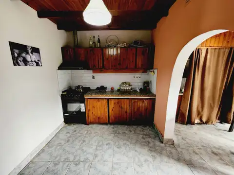 Casa 3 ambientes con 1 baño