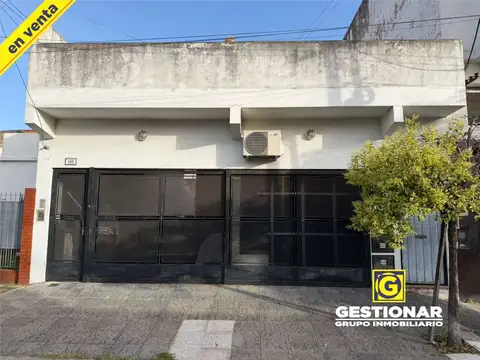 Departamento tipo casa en venta en Valentin Alsina