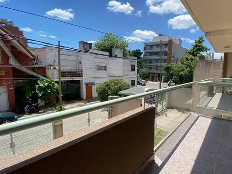 ALQUILER DPTO  2 AMBS CASTELAR SUR COCHERA BALCON