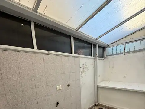 DEPARTAMENTO 2 AMBIENTES CON DOS PATIOS.