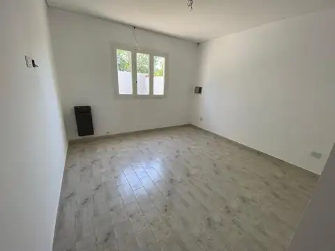 Casa 2 ambientes con 1 baño