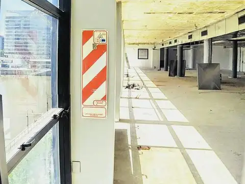 RETASADA Alquiler Oficina 300m2 o mas PUERTO MADERO cocheras