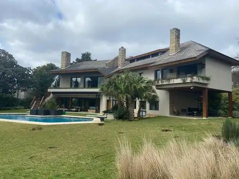 Elegancia y confort con vistas unicas al golf.