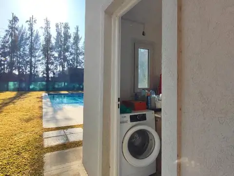 Casa 6 ambientes con 3 baños