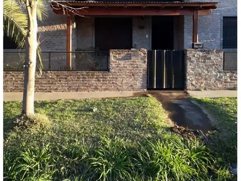 Casa en Venta en Carmen De Areco, USD 140.000