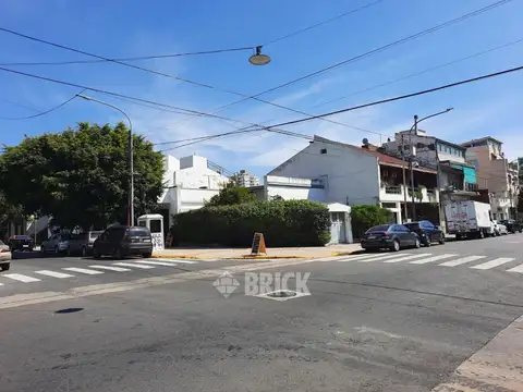 LOTE DE 12.62X17.67 METROS EN PINTO AL 3400 - 223 M2 DE LOTE A CONSTRUIR 700 M2