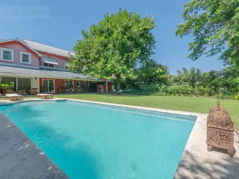 Casa en Venta en El Estribo, Pilar – Lote Interno y Gran Jardín  - Escriturable