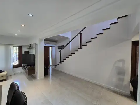 Casa en Venta en Villa Adelina, USD 370.000