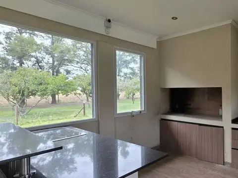 VENTA CASA 4 DORMITORIOS. AZAHARES DEL PARANA