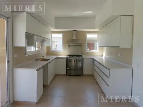 Casa en Alquiler en El Cantón - Barrio Puerto, USD 1.900