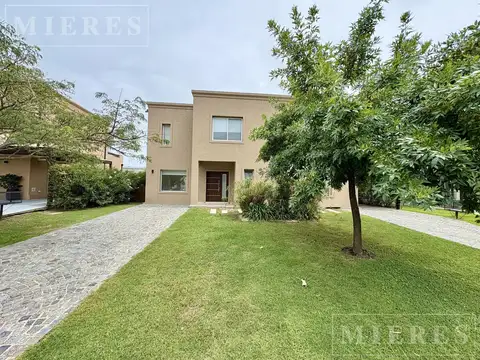 Casa en Alquiler de 3 dormitorios