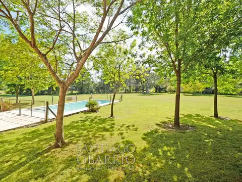 Casa en Alquiler de 310m2 en La Colina Villa de Campo de Lujan 100