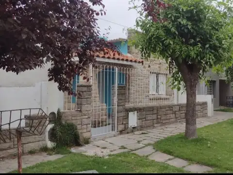 CHALET 3 AMBIENTES , LAS AVENIDAS