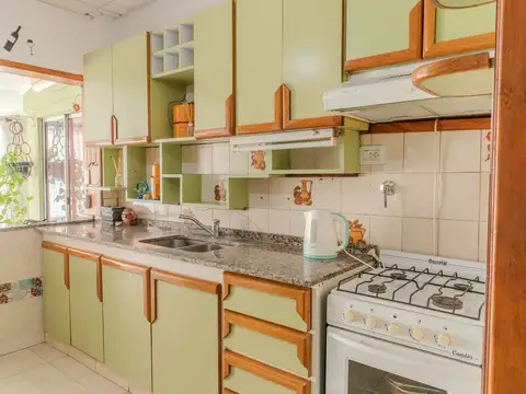 Casa 6 ambientes con 3 baños