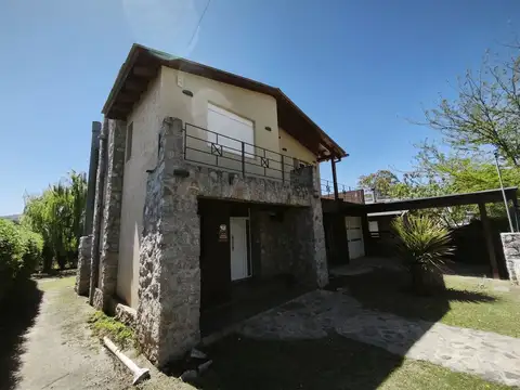 VENTA CASA 2 PLANTAS BARRIO GOLF LA CUMBRE