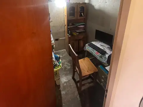 CASA EN VENTA EN CASTELAR NORTE 4 AMBIENTES