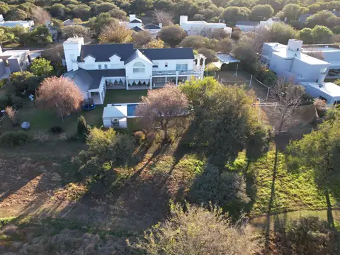 Casa en Venta en El Bosque, USD 1.100.000