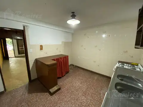 Casa 4 ambientes con 1 baño