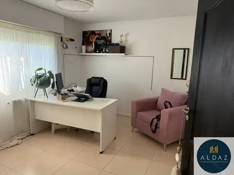 Casa en alquiler c/ cochera en Barrio privado Pago Chico