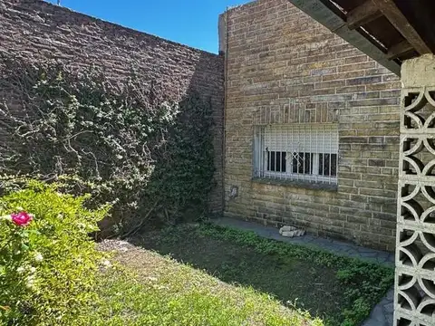 Venta Casa A Refaccionar Terreno Mercedes Permuta