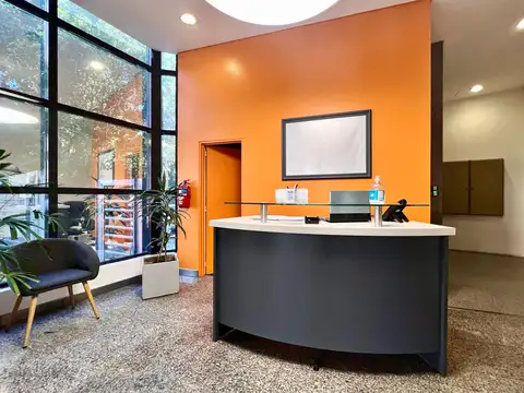 Oficina 6 ambientes con 4 baños