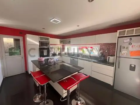 Venta de casa 6 ambientes en Haras Maria Victoria