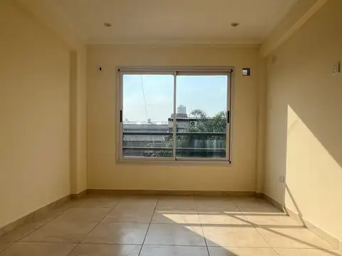 Departamento en Alquiler en Ramos Mejia Sur, $ 700.000