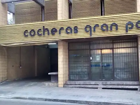 General Simón Bolívar 300