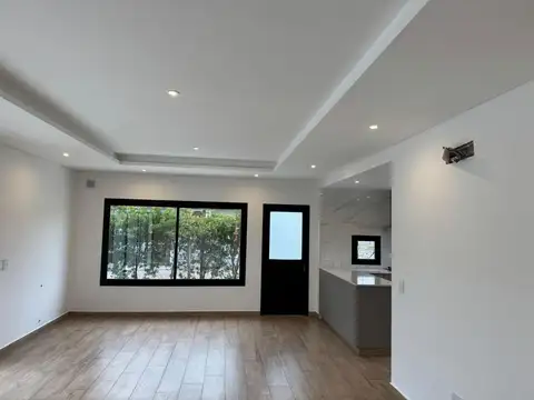 Casa 4 ambientes con 4 baños