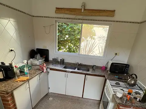 Casa 5 ambientes con 1 baño