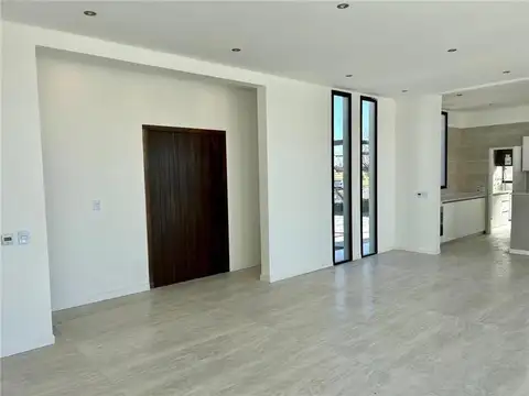 Casa en venta de categoría sobre uno de los mejores lotes de Medal Pilar