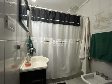 Casa 5 ambientes, Constitución