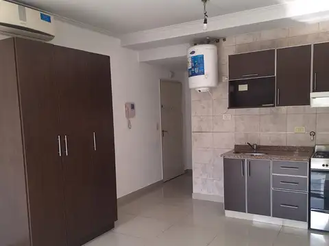 Excelente dpto de un ambiente c/balcon!