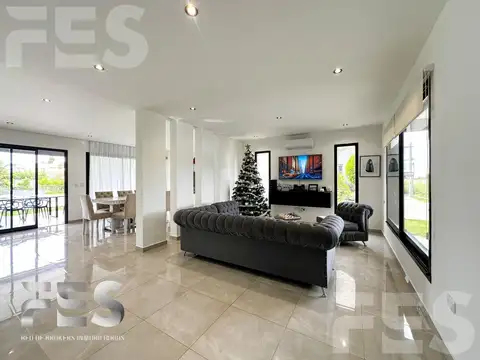 Casa en Venta en Santa Rita, USD 245.000