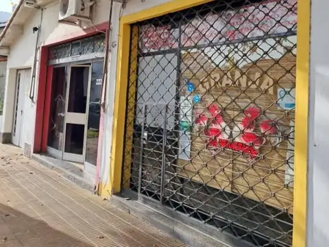 VENTA EN BLOCK 4 LOCALES + TERRAZA