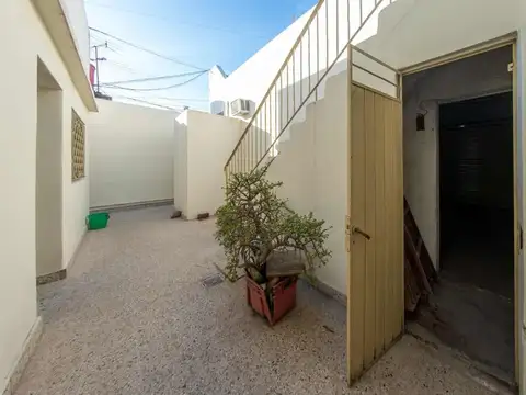 VENTA LOCALES COMERCIALES C/CASA 5 AMB.EN BANFIELD